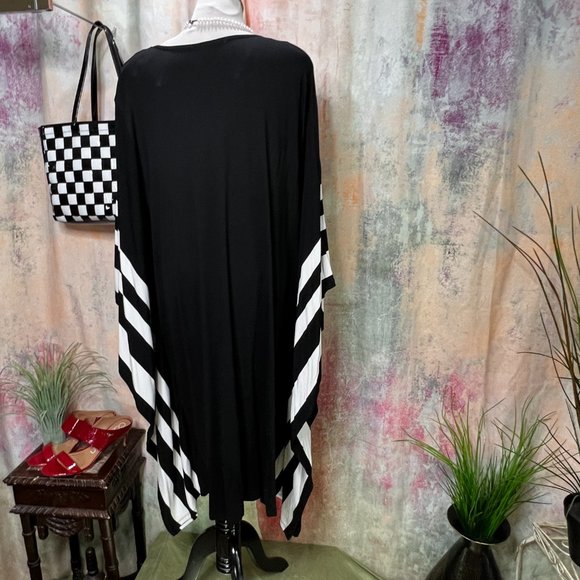 📌bpc Selection Classic Black and White Bat Wings Viscose Midi Dress - Picture 2 of 15